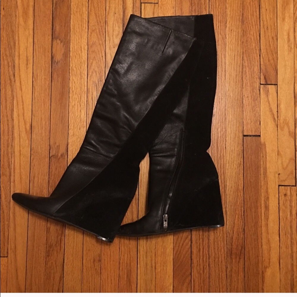 VINCE CAMUTO WEDGE BOOTS